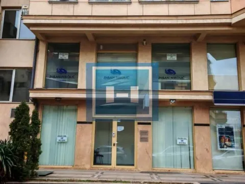 Izdavanje, poslovni prostor, 85m², Centar, Paraćin - image 5