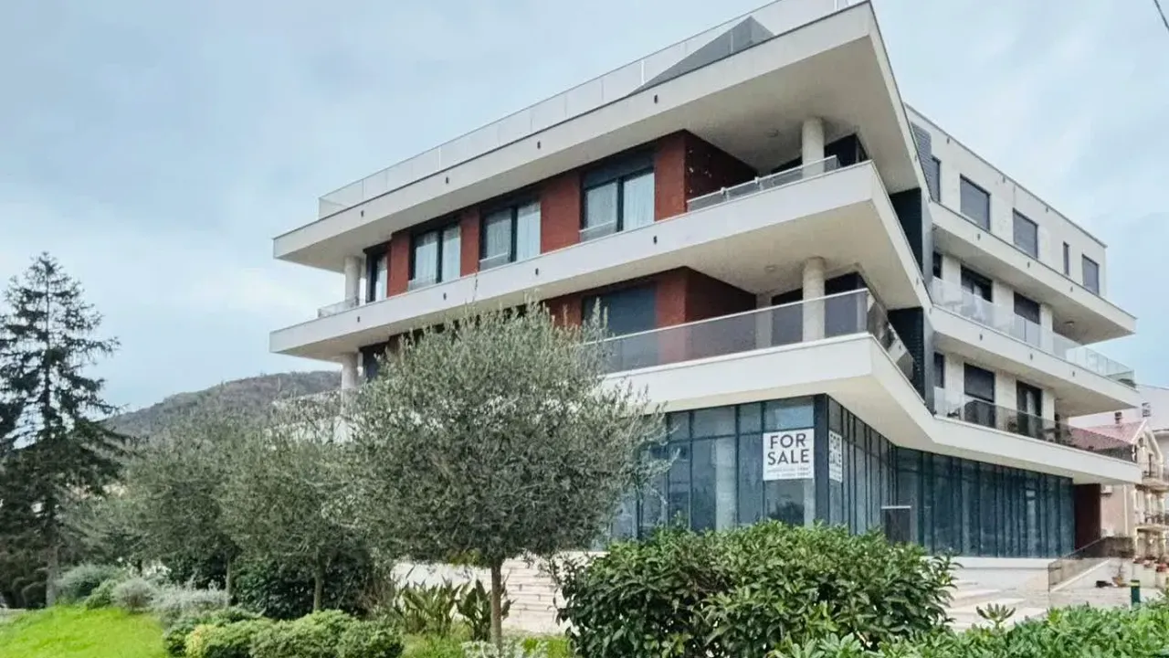 Izdavanje, stan, 68m², Tivat, Crna Gora