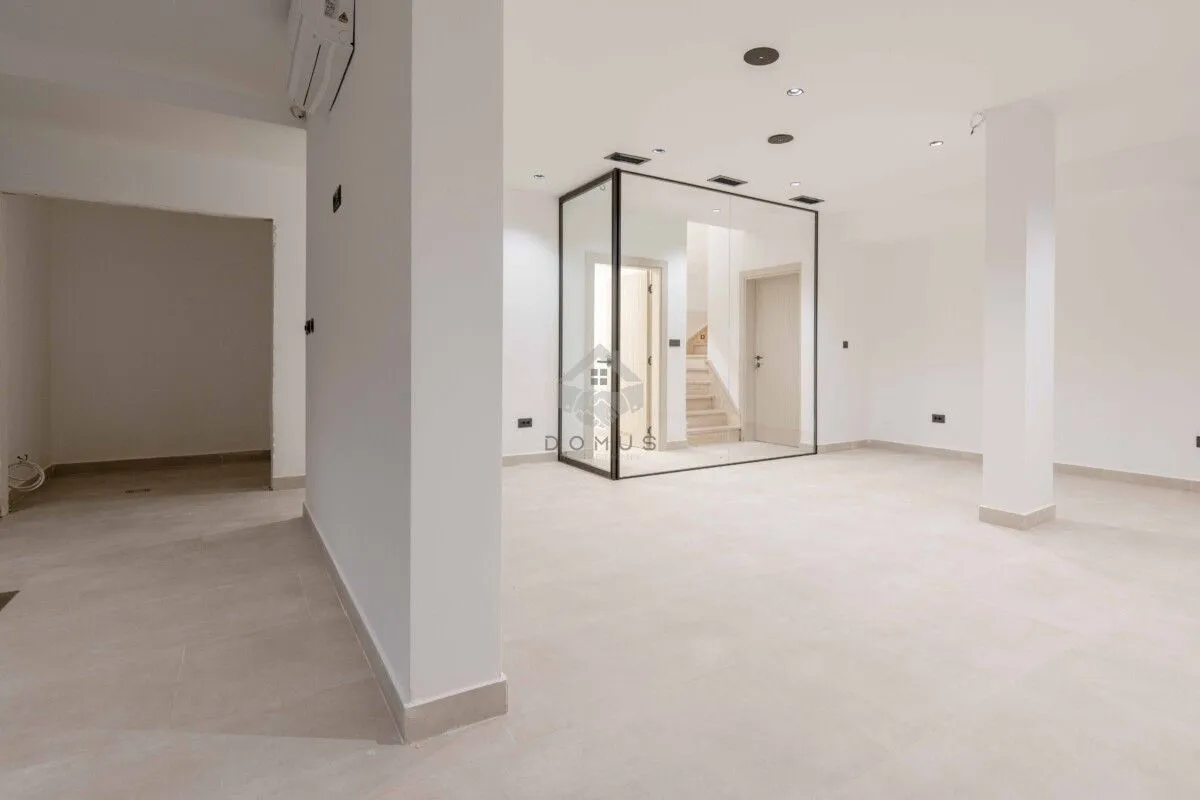 Sale, house, 240m², Kamenovo, Budva