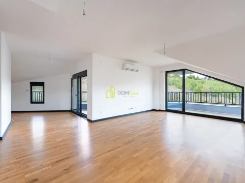 Prodaja, trosoban stan, 102m², Gorica C, Podgorica - image 4