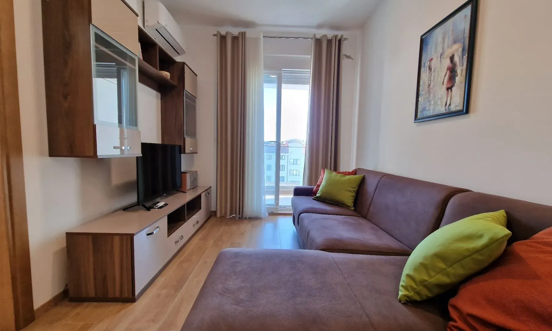 Izdavanje, jednosoban stan, 41m², Budva, Crna Gora