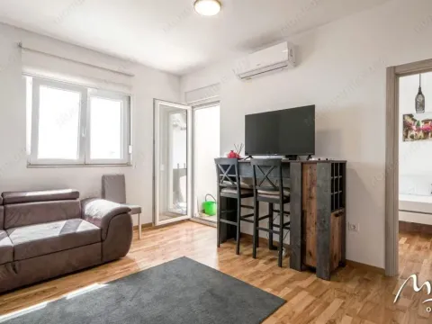 Sale, two bedroom apartment, 59m², Bečići, Budva - image 2