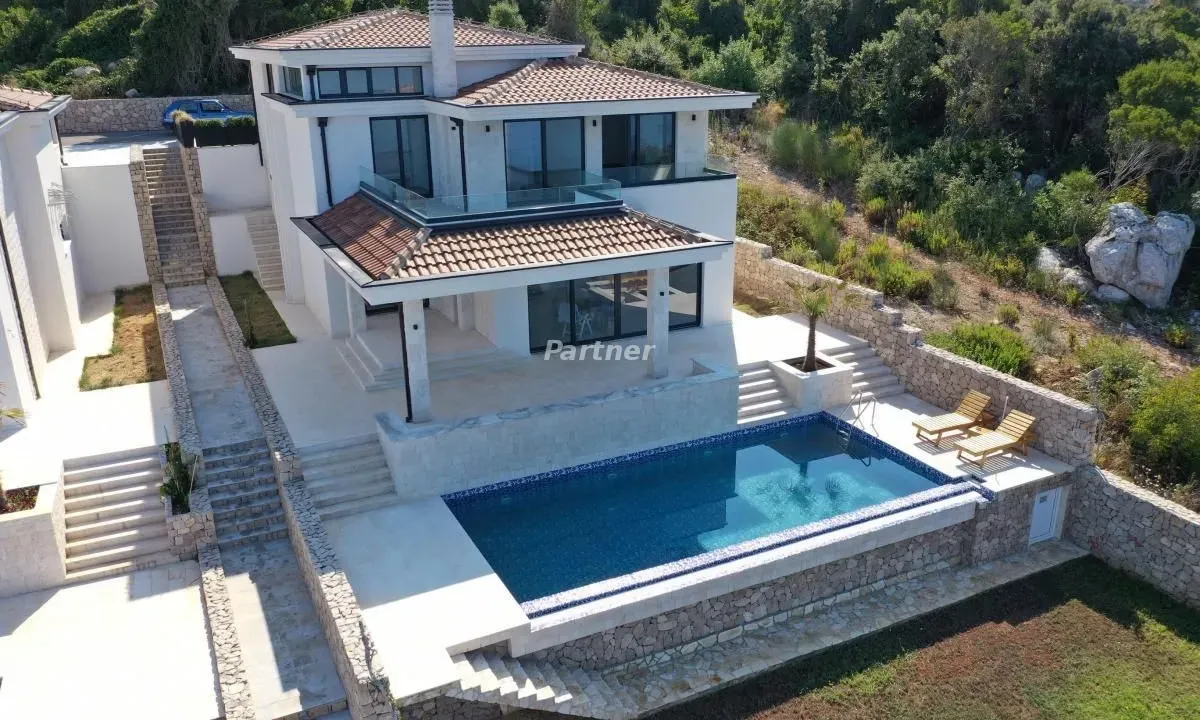 Prodaja, kuća, 344m², Utjeha, Bar