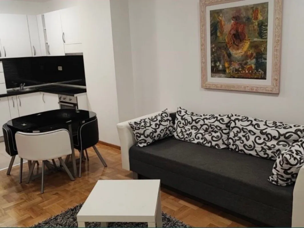 Izdavanje, jednosoban stan, 47m², Tološka šuma, Podgorica