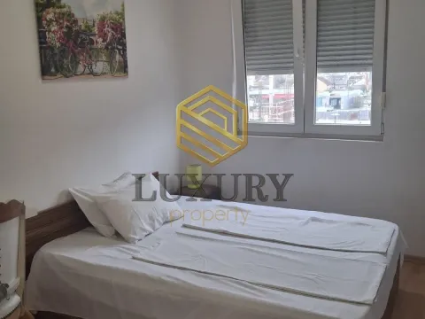 Rent, one bedroom apartment, 34m², Stari Aerodrom, Podgorica - image 1