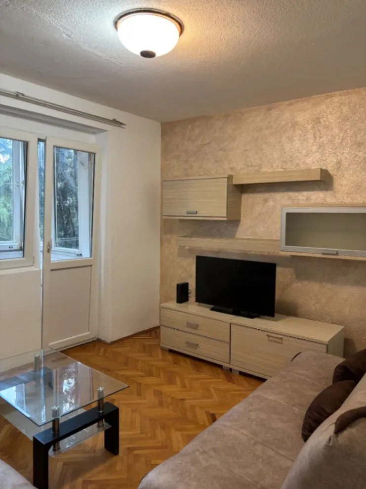 Izdavanje, jednosoban stan, 44m², Podgorica, Crna Gora