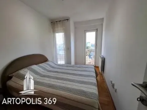 Izdavanje, dvosoban stan, 61m², Vračar Sve Podlokacije, Beograd - image 11