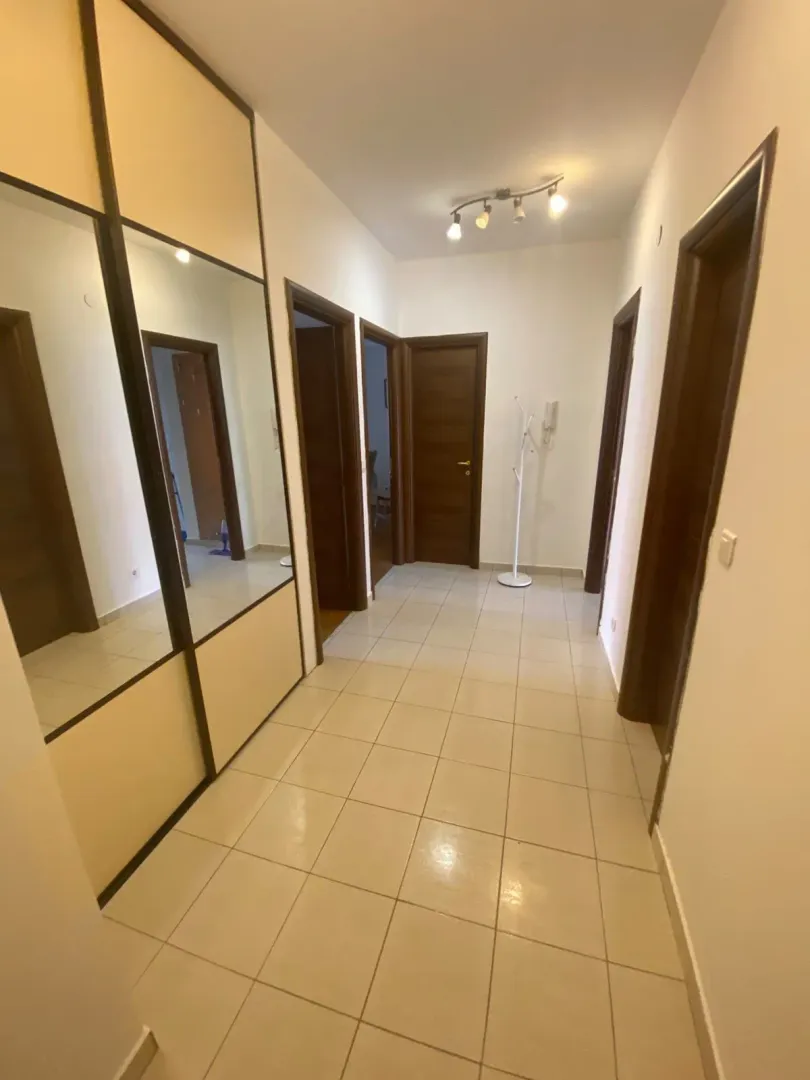 Izdavanje, trosoban stan, 109m², City Kvart, Podgorica