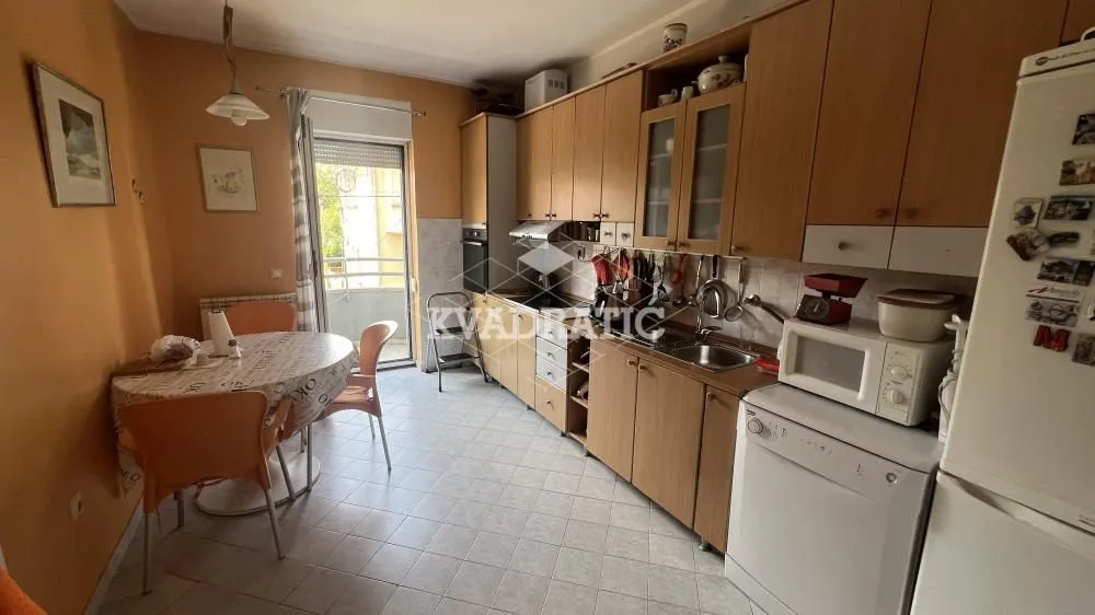 Prodaja, stan, 150m², Voždovac Sve Podlokacije, Beograd