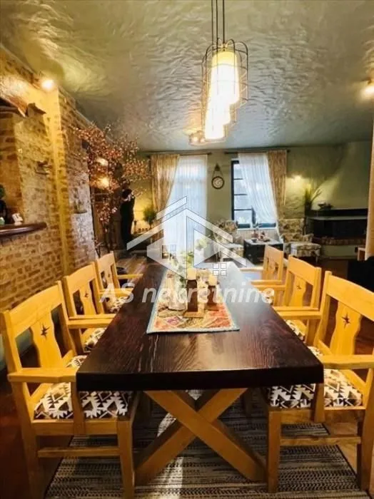 Izdavanje, kuća, 367m², Jajinci, Voždovac Sve Podlokacije