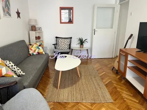 Izdavanje, trosoban stan, 66m², Kalenić Pijaca, Vračar Sve Podlokacije - image 4