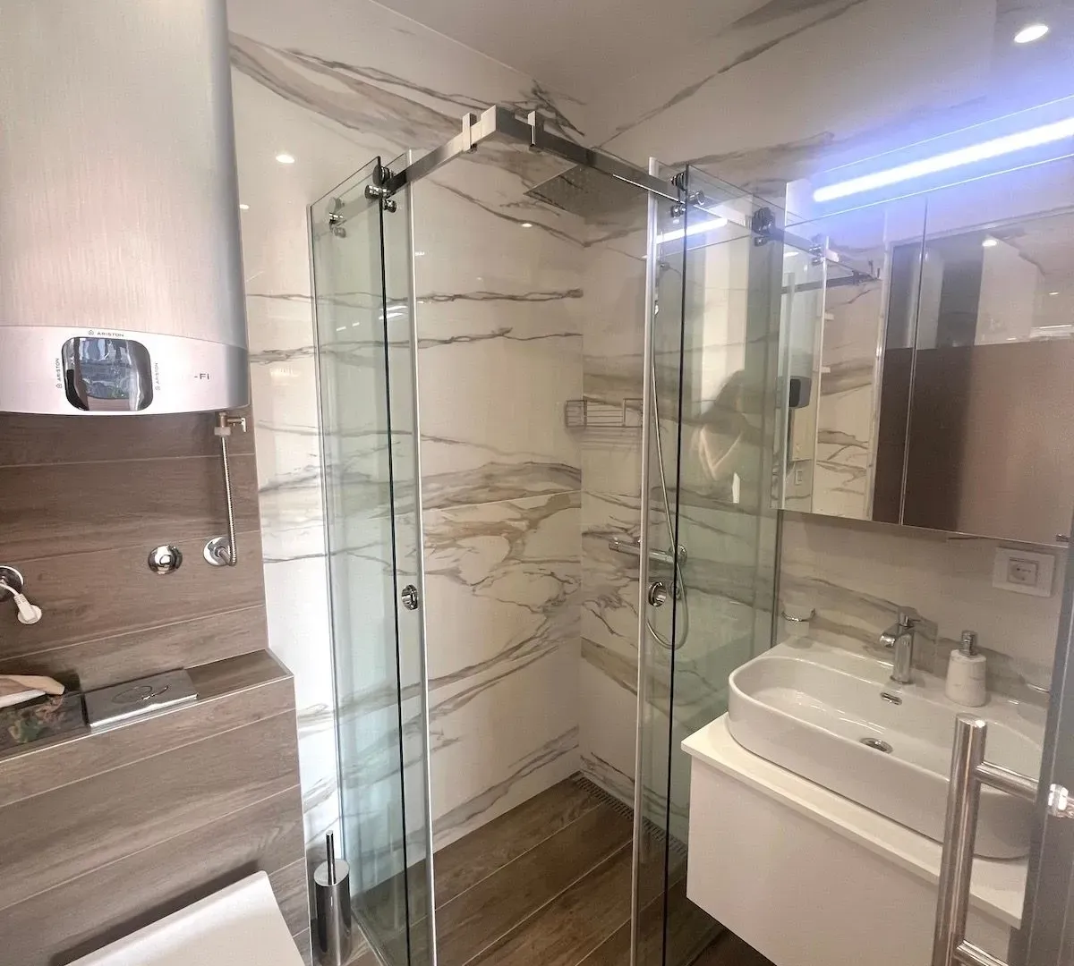 Rent, four bedroom apartment, 205m², Vračar Hram, Vračar Sve Podlokacije