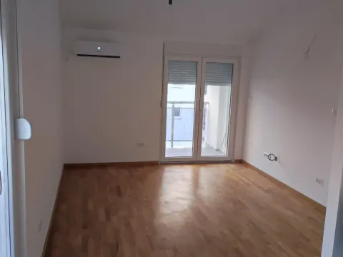 Rent, one bedroom apartment, 42m², Zagorič, Podgorica - image 2