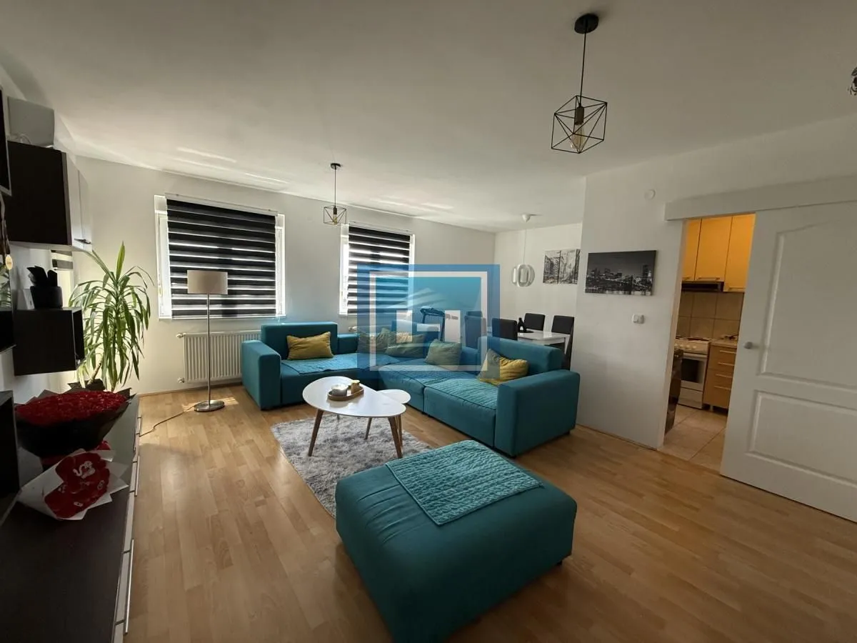 Prodaja, trosoban stan, 79m², Centar, Jagodina