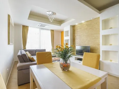 Rent, one bedroom apartment, 50m², Budva, Crna Gora - image 5