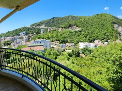 Sale, three bedroom apartment, 106m², Bečići, Budva - image 2