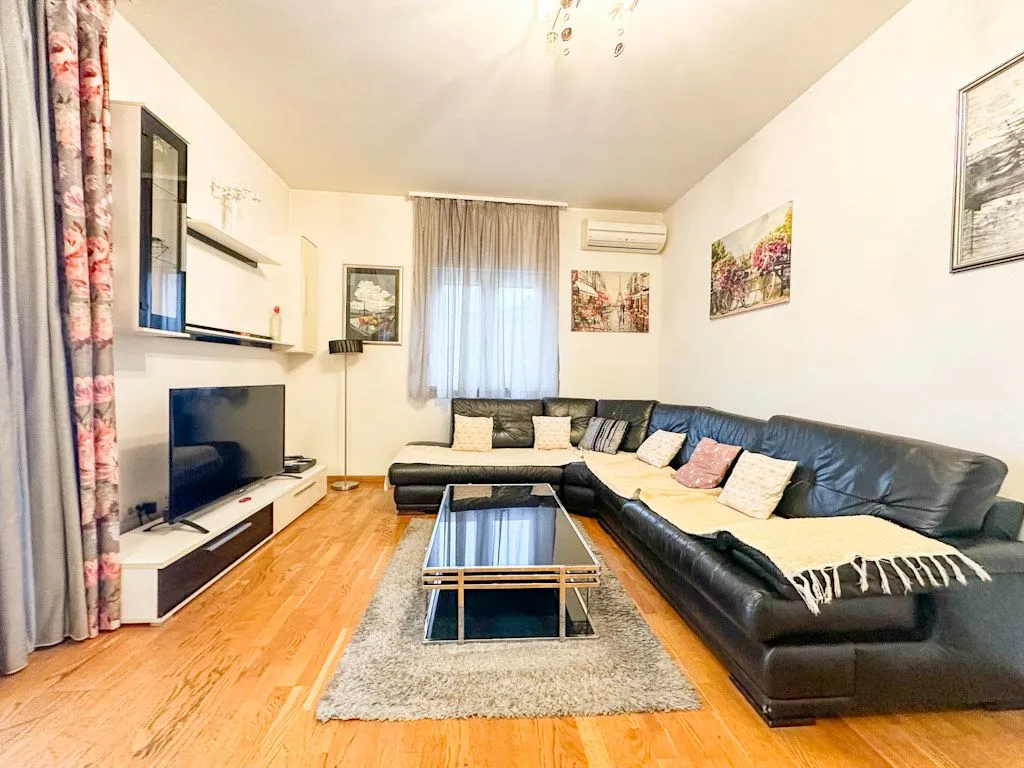 Izdavanje, dvosoban stan, 64m², City Kvart, Podgorica