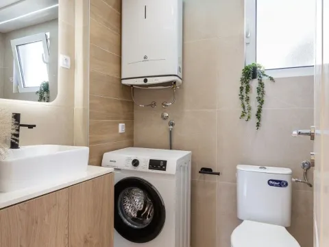 Sale, two bedroom apartment, 64m², Bečići, Budva - image 11