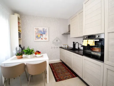 Sale, house, 180m², Blok 9, Podgorica - image 19