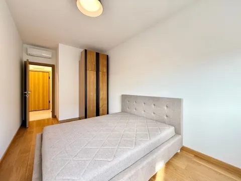 Prodaja, dvosoban stan, 72m², New City, Podgorica - image 4