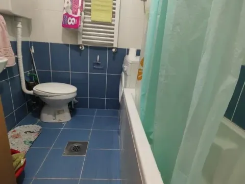 Izdavanje, trosoban stan, 71m², Centar, Jagodina - image 18