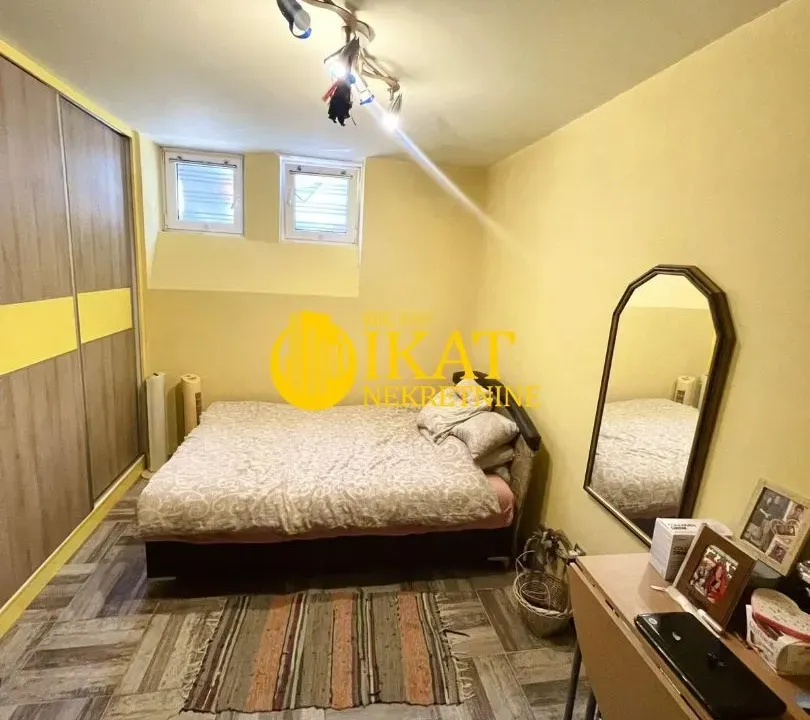 Prodaja, četvorosoban stan, 93m², Stari Grad, Beograd