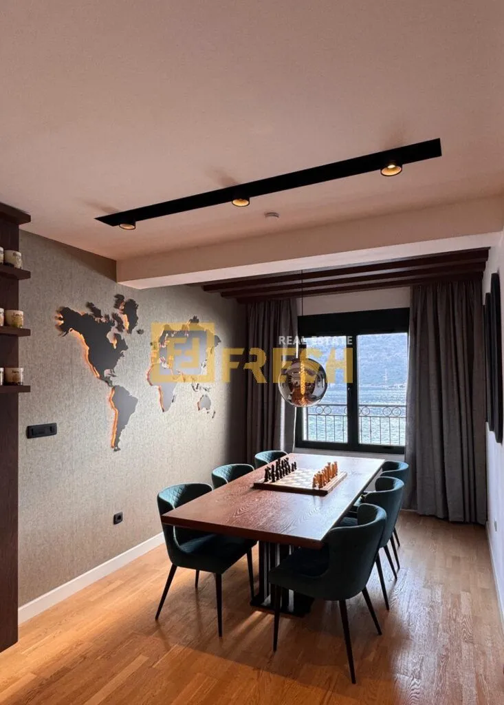 Prodaja, dvosoban stan, 85m², Kotor, Crna Gora