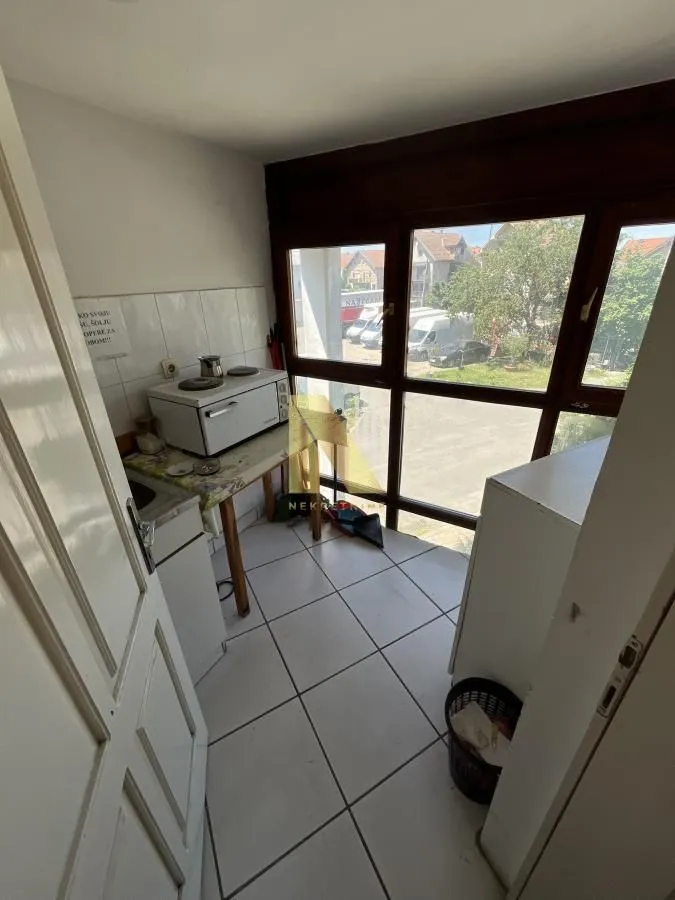 Izdavanje, poslovni prostor, 105m², Klisa, Novi Sad Sve Podlokacije