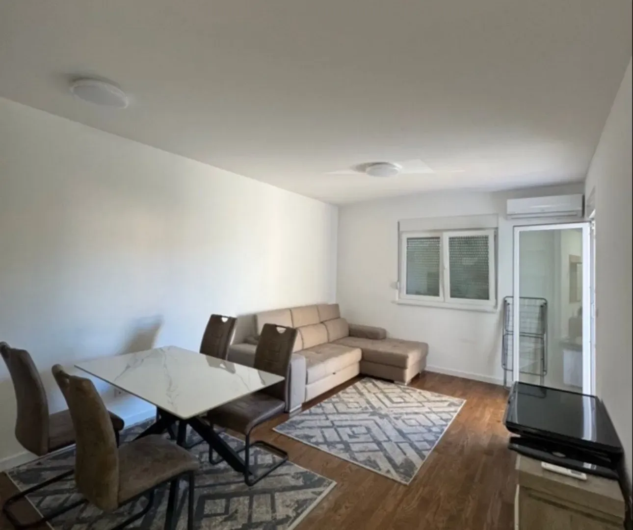 Izdavanje, jednosoban stan, 48m², Stari Aerodrom, Podgorica