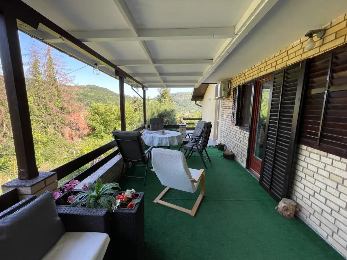 Prodaja, kuća, 172m², Rakovac, Novi Sad Sve Podlokacije