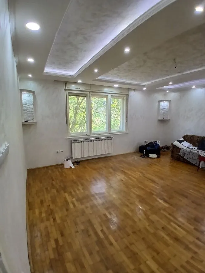 Izdavanje, četvorosoban stan, 77m², Palilula, Niš