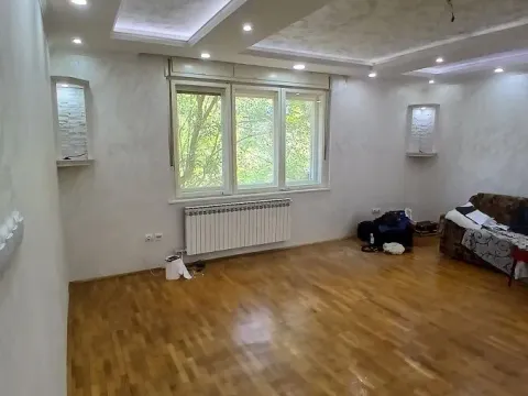 Rent, four bedroom apartment, 77m², Palilula, Niš