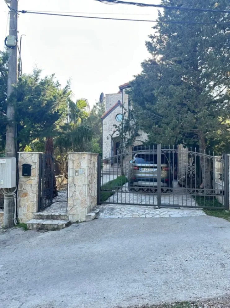 Sale, house, 183m², Zagrađe, Bar