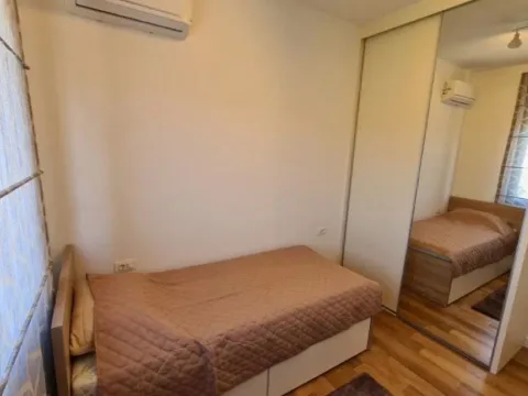 Izdavanje, trosoban stan, City Kvart, Podgorica - image 6