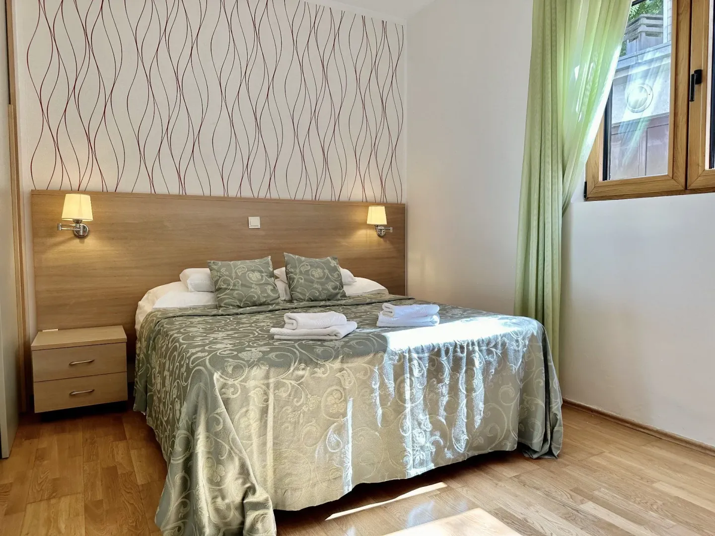 Rent, one bedroom apartment, 56m², Dobrota, Kotor