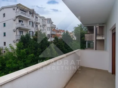 Prodaja, trosoban stan, 142m², Gorica C, Podgorica - image 13