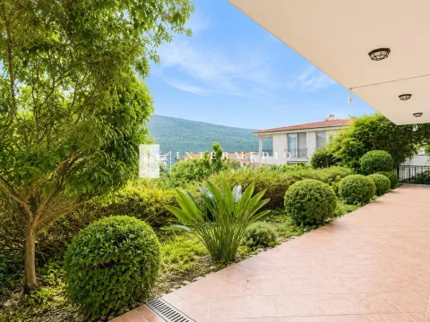 Prodaja, trosoban stan, 130m², Đenovići, Herceg Novi - image 2