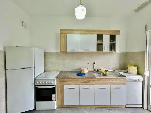 Izdavanje, trosoban stan, 100m², Zagorič, Podgorica - image 3