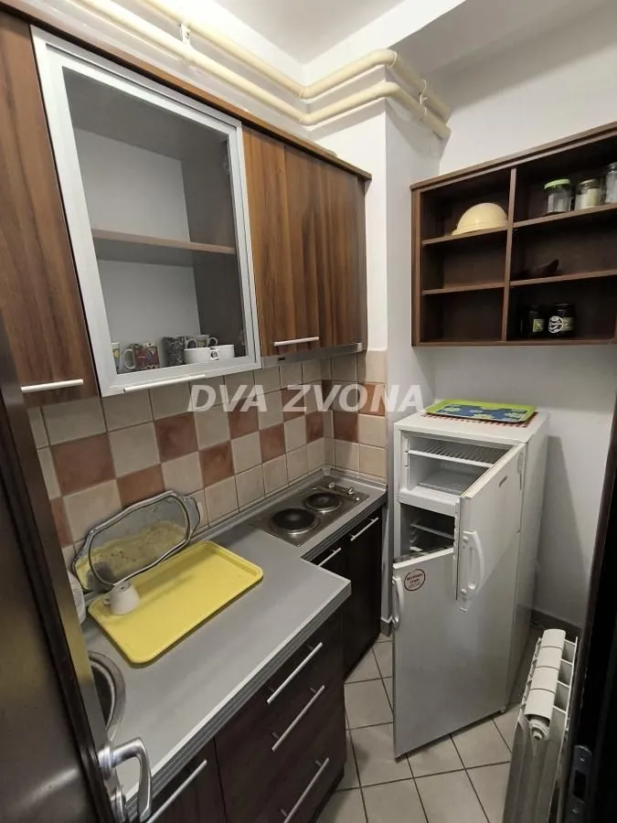Prodaja, četvorosoban stan, 70m², Salajka, Novi Sad Sve Podlokacije