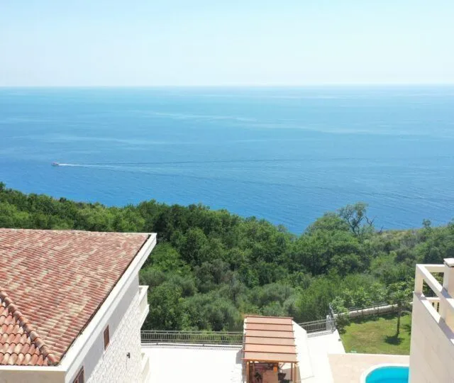 Sale, house, 605m², Reževići, Budva
