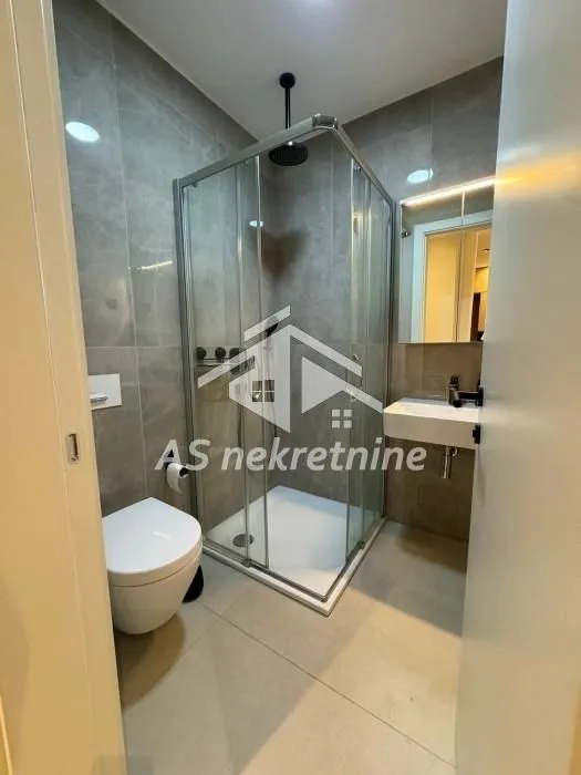 Izdavanje, trosoban stan, 69m², Stari Grad, Beograd
