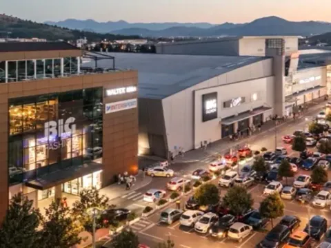 Prodaja, jednosoban stan, 30m², City Kvart, Podgorica - image 1