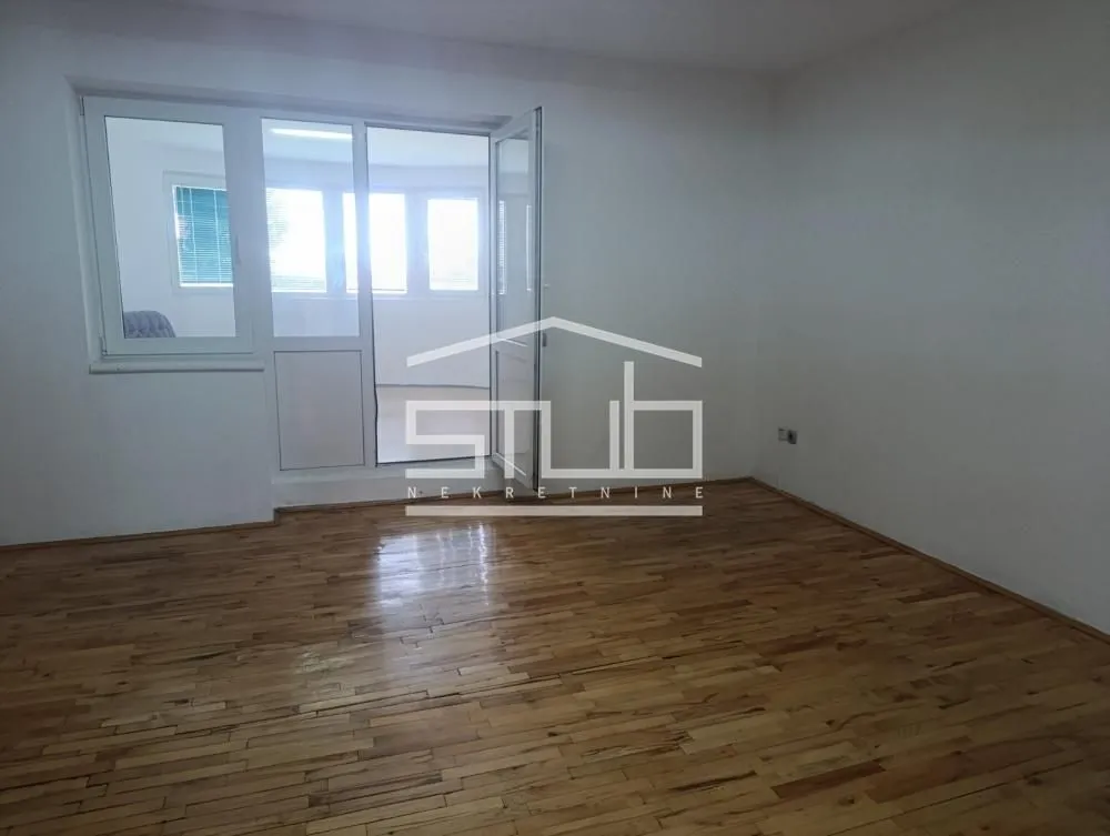 Izdavanje, kuća, 200m², Filmski Grad, Beograd