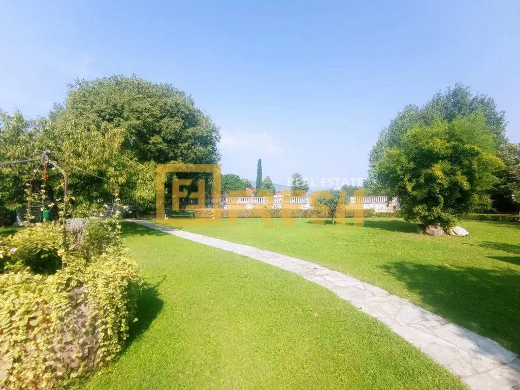 Prodaja, kuća, 423m², Donja Gorica, Podgorica