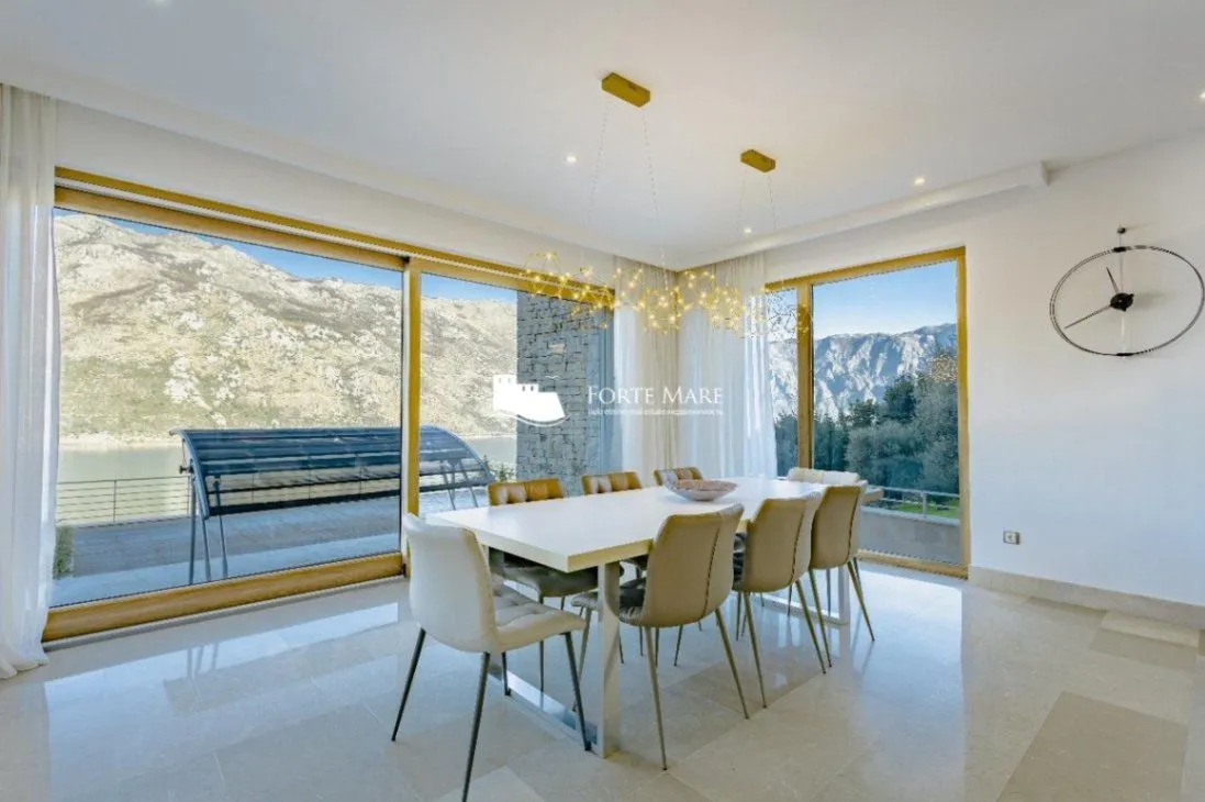 Sale, house, 359m², Stoliv, Kotor