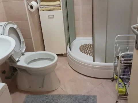 Izdavanje, jednosoban stan, 41m², Centar, Tivat - image 9