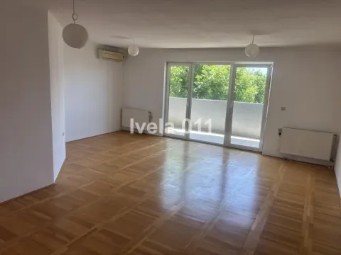 Prodaja, trosoban stan, 107m², Savski Venac, Beograd