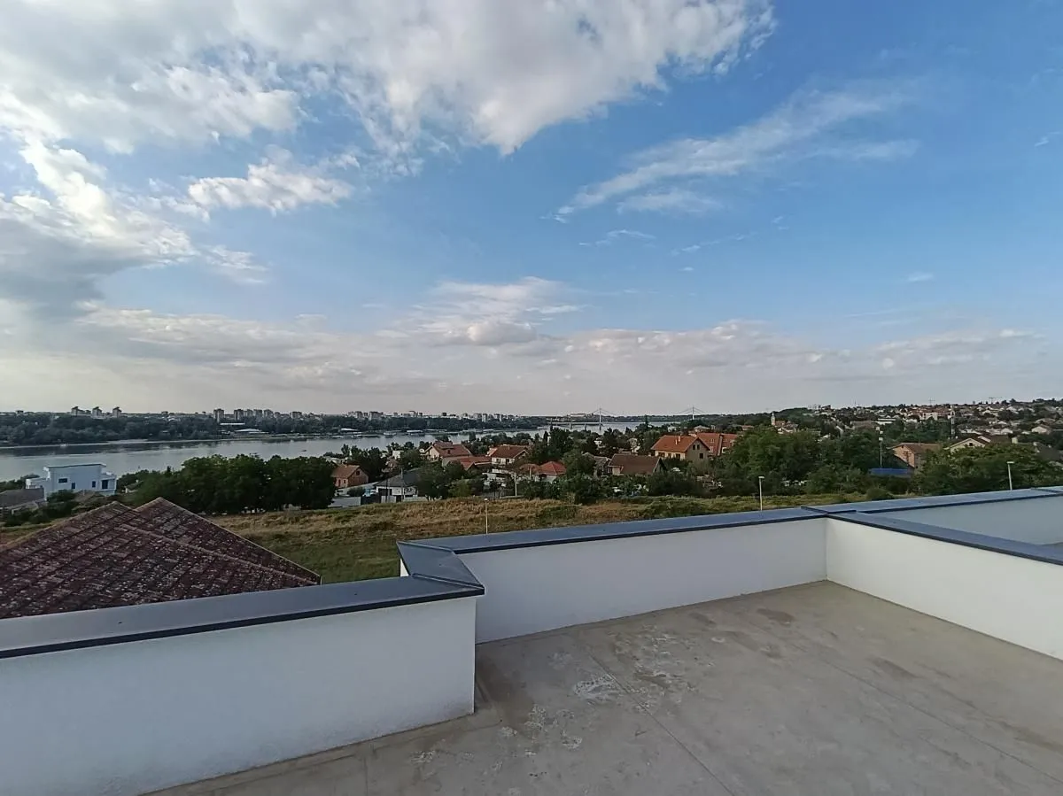 Prodaja, četvorosoban stan, 140m², Sremska Kamenica, Petrovaradin