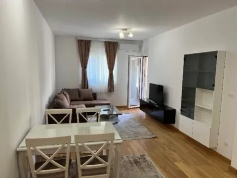 Izdavanje, jednosoban stan, 50m², City Kvart, Podgorica - image 2