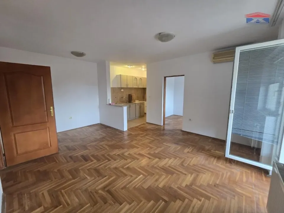 Rent, four bedroom apartment, 65m², Grbavica, Novi Sad Sve Podlokacije